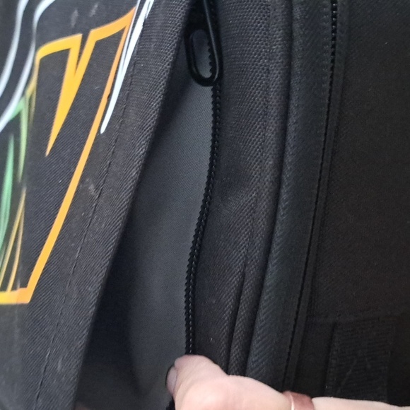 Nike Insulated Futura Fuel Pack Lunch Box Black With Neon Logo - Picture 10 of 12